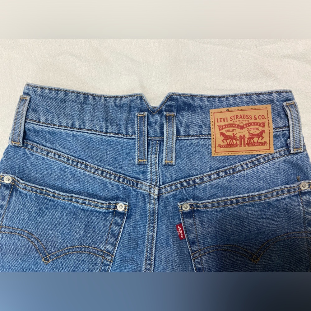 Levi’s Denim Skirt - Picture 8 of 10
